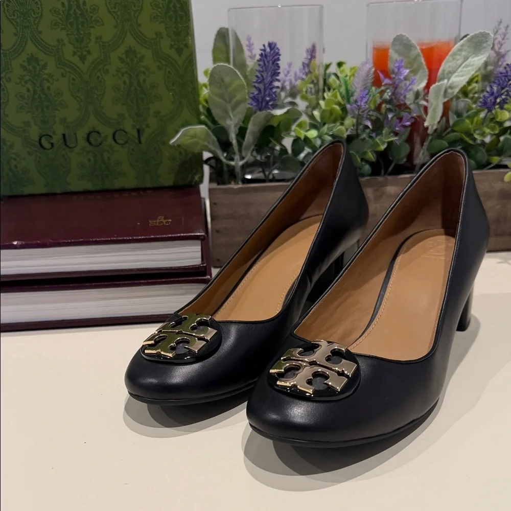 Tory Burch Black Leather Logo Medallion Ballet Flats